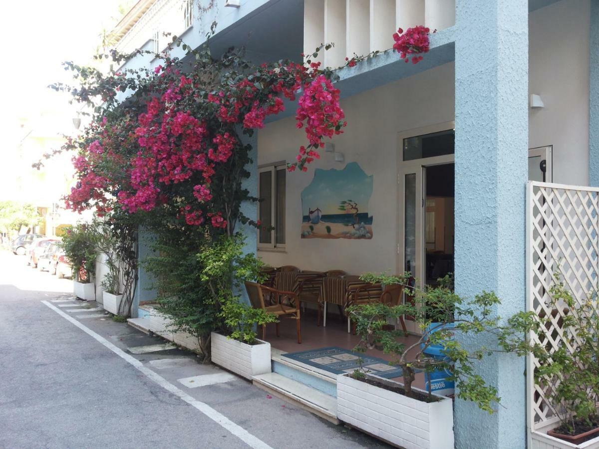 Albergo Lido Silvi Marina Bagian luar foto